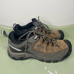 keen shoes walking hiking trail men size 10 brown leather upper Waterproof
